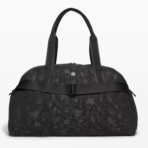 Lululemon Out Of Range Duffel *33L
Fragment Camo Jacquard Black Deep Coal